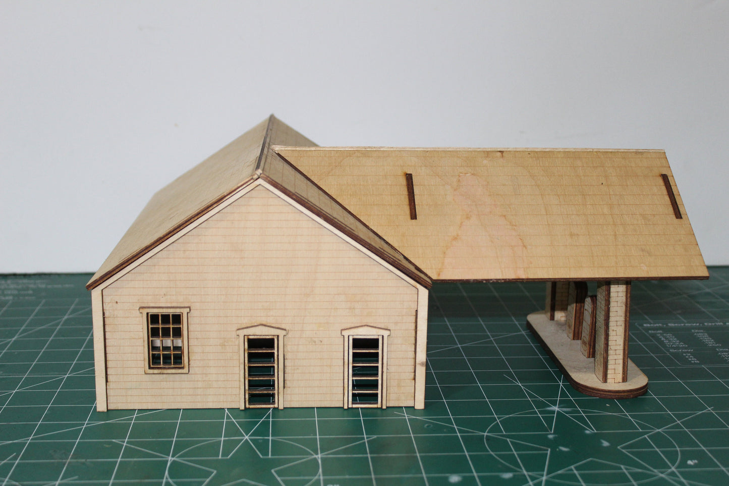 1:48 (O scale) North American 1950s Gas Station