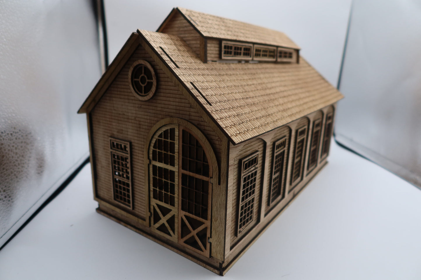 1:48 (O scale) Engine Shed