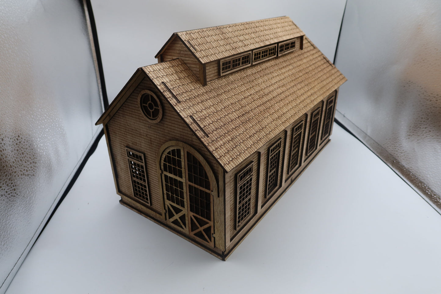 1:48 (O scale) Engine Shed