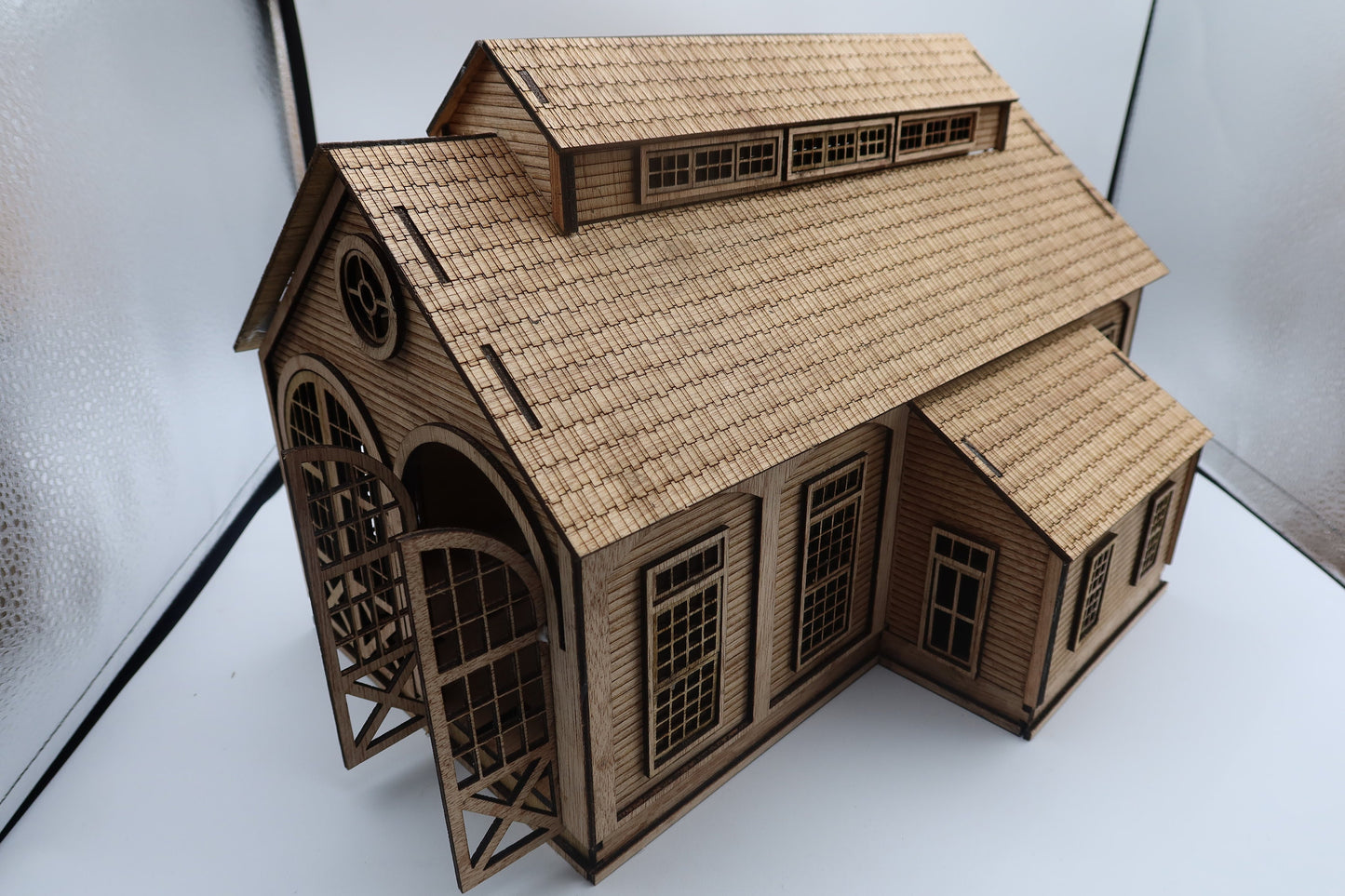 1:48 (O scale) Engine Shed